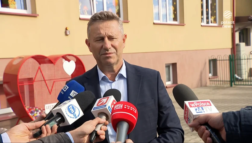 Zaatakowany dyrektor szkoły, Krzysztof Ochmański: W pewnym momencie poprosił mnie o pomoc