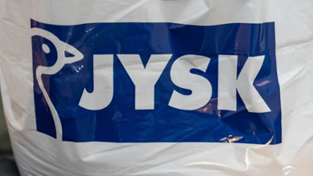Jeszcze nie Black Friday, a JYSK już mocno przecenia meble. Rabaty sięgają 50%