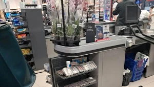 Almeria. Sklep popularnej także w Polsce sieci zamyka na klucz batoniki