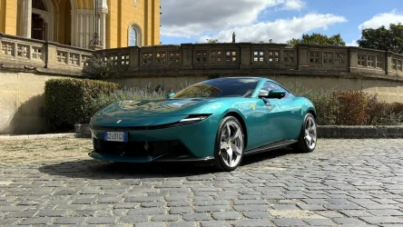 Ferrari Amalfi wyposażone jest w silnik V8 pozwalający na rozpędzenie się do 100 km/h w 3,3 s.