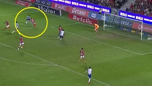 Bramka stadiony świata Pietuszewskiego. Sędzia ją uznał. Nagranie w sieci