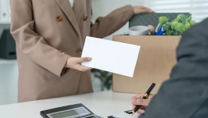 Jakie są konsekwencje zwolnienia dyscyplinarnego? 