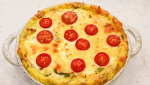 Tarta ziemniaczana z duszonym porem, twarogiem i tymiankiem