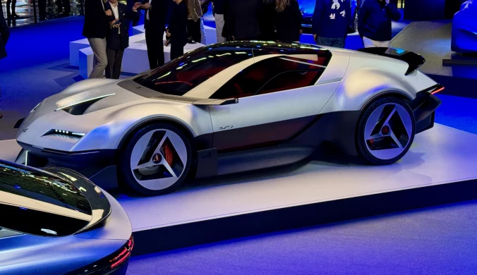 Alpine A310 Vision na salonie w Paryżu