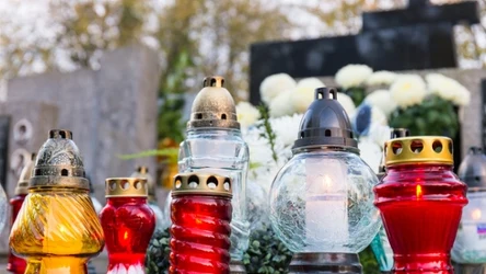 Dlaczego na grobach od wieków stawia się znicze?