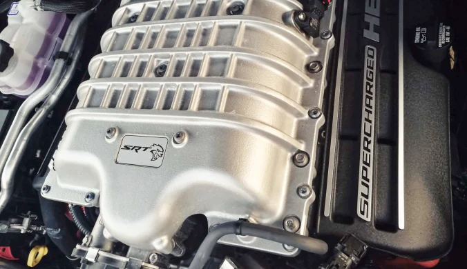 Stellantis zmienia strategię. Legendarny silnik V8 może wrócić do Dodge’a.