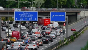 Niemcy przyglądają się polskim rozwiązaniom mającym obniżyć ceny paliw