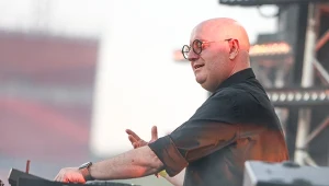 Ksiądz za konsoletą powraca do Polski na największy koncert. Co już wiemy?
