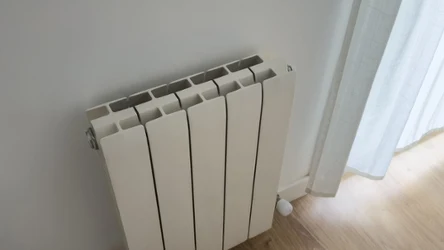 Suche powietrze w sezonie grzewczym bywa uciążliwe. Są jednak sposoby, żeby poprawić warunki w domu bez nawilżacza