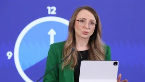 Agnieszka Dziemianowicz-Bąk, szefowa MRPiPS: Dodatkowa godzina pracy jest traktowana jako godzina nadliczbowa