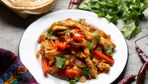 Fajitas z kurczaka to idealny obiad na weekend lub w środku tygodnia. Wystarczy 20 minut 