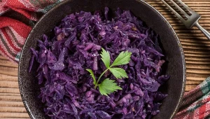 Rotkohl - pyszna dodatek do obiadu z czerwonej kapusty. Pasuje do schabowego i roladek