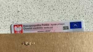 Niektórzy seniorzy posiadają bezterminowo ważny dowód osobisty. Łatwo można to sprawdzić.