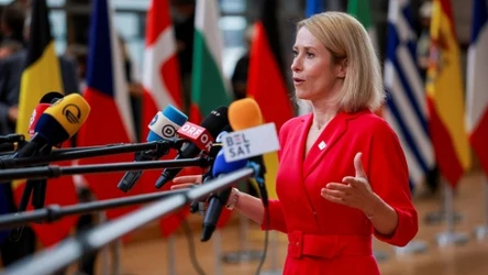 Szefowa unijnej dyplomacji Kaja Kallas oświadczyła w piątek, że Unia Europejska nie odda Rosji zamrożonych środków, dopóki Moskwa nie przekaże Ukrainie należnych reparacji wojennych