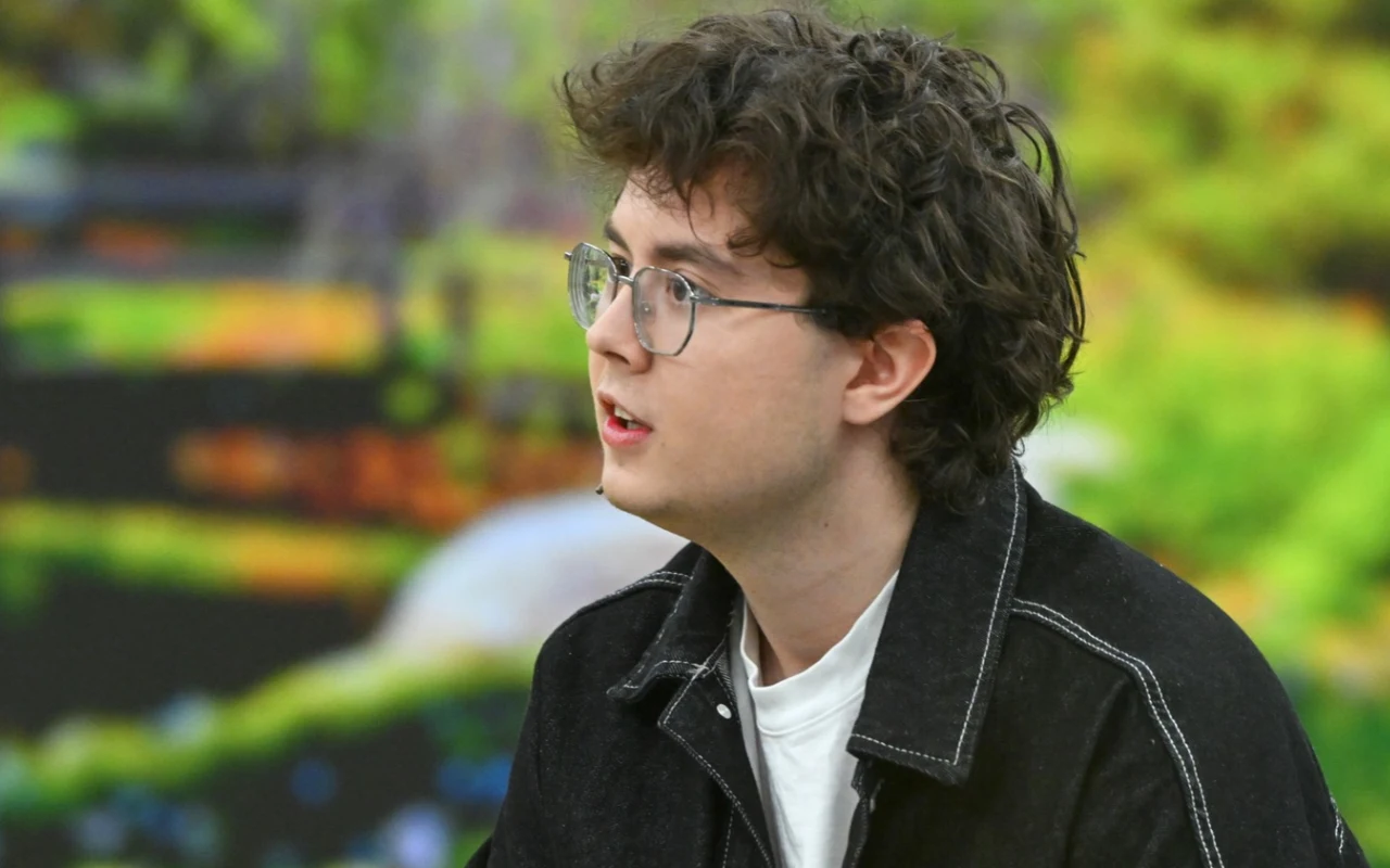 Mateusz Pawłowski debiutuje w teatrze Mateusz Pawłowski w studiu "halo tu polsat"