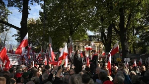 "Rządzi jakaś ponura banda". Protest przed Trybunałem Konstytucyjnym