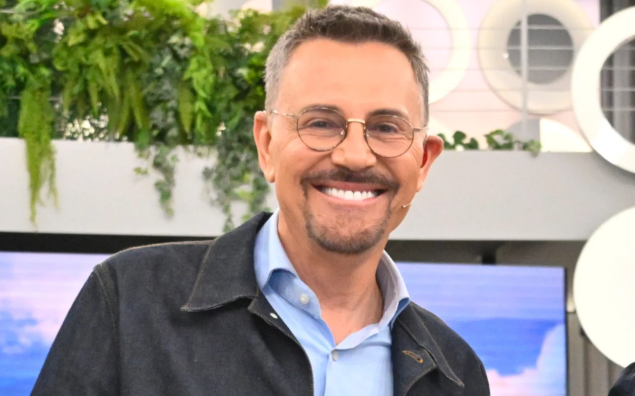 Krzysztof Ibisz nagrodzony tytułem "Gwiazda Dobroczynności" Krzysztof Ibisz w studiu "halo tu polsat"