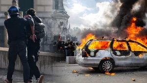 Paryż zbiera się po zamieszkach, policja ujawniła dane. "Rekordowa liczba"