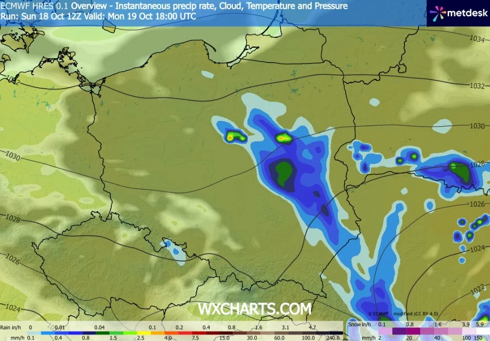 Najwięcej deszczu w poniedziałek spadnie w drugiej połowie dnia na południowym wschodzie i wschodzie kraju Mapa pogodowa Polski z zaznaczonym na niebiesko i zielono obszarem opadów rozciągającym się od południowego wschodu kraju przez centrum aż do północnej granicy, z największym natężeniem deszczu w centralnej części mapy.