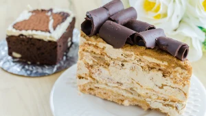 Przysmak hrabiego to połączenie kruchej bezy, czekolady, kawy i serka mascarpone w jednym deserze