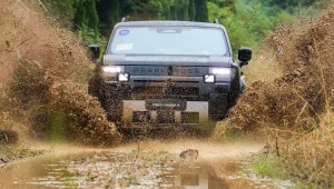 Freelander 8 to luksusowe auto, które ma świetnie radzić sobie w trudnym terenie