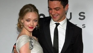 Amanda Seyfried i Dominic Cooper