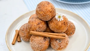 Minipączki twarogowe w cukrze cynamonowym