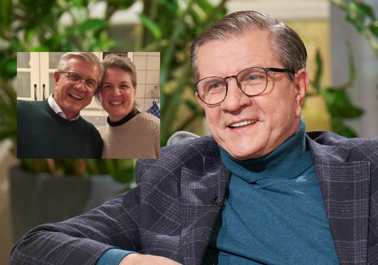 Zygmunt Chajzer świętował 50. urodziny córki Mężczyzna w okularach i eleganckim ubraniu siedzi na fotelu w jasnym pomieszczeniu z zielonymi roślinami w tle; w lewym górnym rogu widoczna mniejsza fotografia, na której uśmiechnięty mężczyzna i kobieta pozują razem.