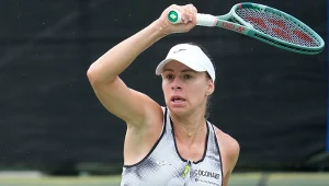 Pogrom na koniec meczu Linette z mistrzynią BJK Cup. Stawką ćwierćfinał WTA
