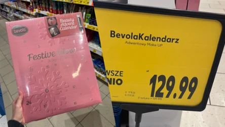 Znalazłam w Kauflandzie kalendarz adwentowy z kosmetykami. Ma 24 niespodzianki za 129,99 zł