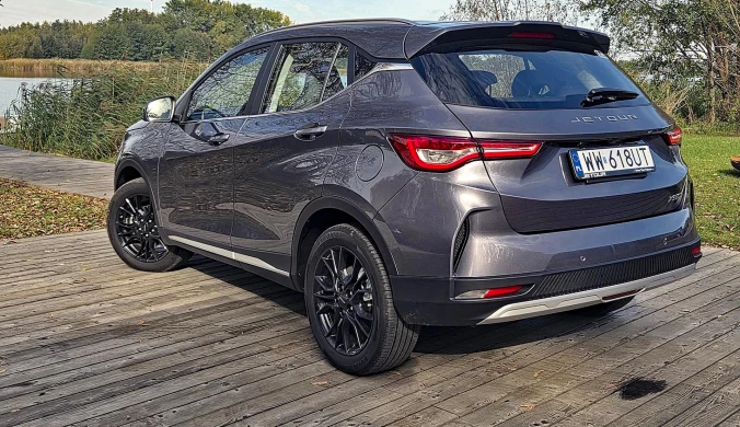 Jetour X50 debiutuje w polskich salonach. To rywal Dacii Duster czy Suzuki Vitary