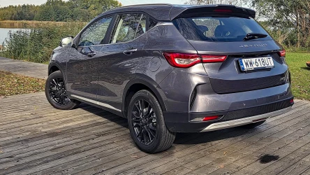 Jetour X50 debiutuje w polskich salonach. To rywal Dacii Duster czy Suzuki Vitary