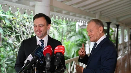 Andrzej Domański towarzyszy Donaldowi Tuskowi podczas wizyty w Indiach