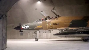 Iran odbudowuje podziemną bazę lotniczą Eagle 44. Nie powstrzymały go kolejne naloty (zdj. poglądowe)