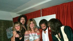 Fleetwood Mac w 1977 r. (od lewej: Stevie Nicks, Lindsey Buckingham, Christine McVie, John McVie i Mick Fleetwood)
