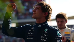 Andrea Kimi Antonelli, z tyłu Max Verstappen