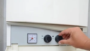 Zamiast wyłączać na noc, zmień ustawienia. Piec gazowy grzeje taniej