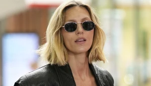 Anja Rubik w skórzanym płaszczu. Stylizacja zrobiła furorę w Warszawie