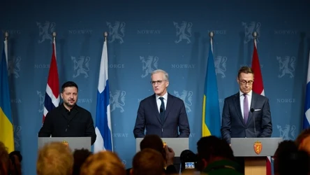 Wizyta prezydenta Wołodymyra Zełenskiego w Norwegii, październik 2026 r. Od lewej: Wołodymyr Zełenski, Jonas Gahr Store oraz Alexander Stubb