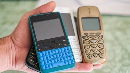 Które spośród starych telefonów są dziś warte najwięcej? Jeśli posiadasz modele w idealnym stanie możesz sporo zarobić