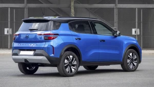 Nowy europejski SUV z hybrydą, automatem i ekranami za 94 600 zł. Czeka w salonie