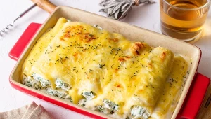 Włoskie cannelloni z ricottą i szpinakiem. 