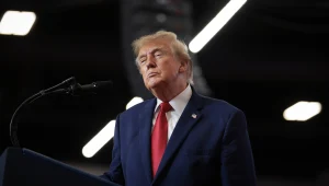 Donald Trump stwierdził we wtorek w Teksasie, że panele fotowoltaiczne zabijają zwierzęta i są "gorętsze od pieca"