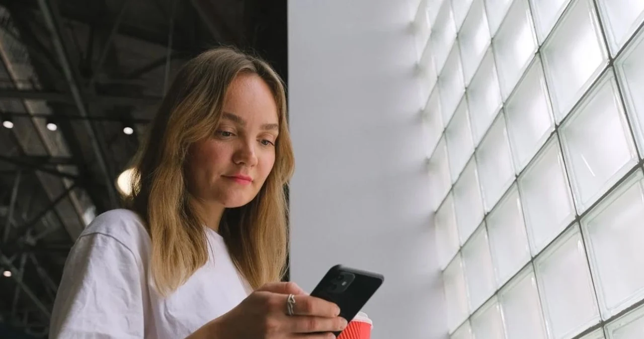 Wygodne i natychmiastowe rozliczenia ze znajomymi przy użyciu przelewów na telefon