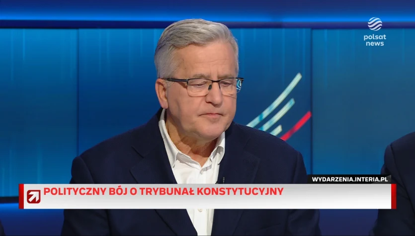 Policja na terenie Trybunału Konstytucyjnego. Komorowski w ''Prezydentach i premierach'': Czasami trzeba siegać po różne nadzwyczajne środki