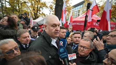 Prezes TK Bogdan Święczkowski w sobotę przed Trybunałem Konstytucyjnym