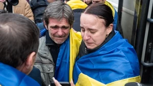 Dramatyczne relacje osób ewakuowanych z Ołeszek. W regionie obowiązuje tymczasowe zawieszenie broni
