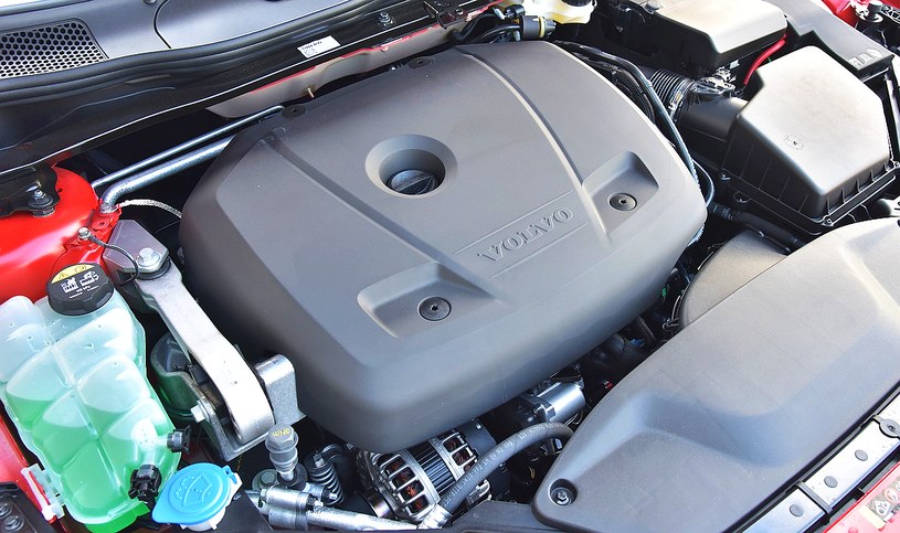 Volvo V40 T3 Geartronic Momentum test Motoryzacja w