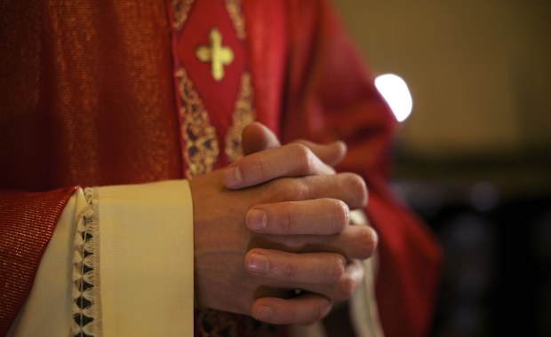 1,5 roku więzienia dla księdza za posiadanie pornografii z udziałem dzieci
