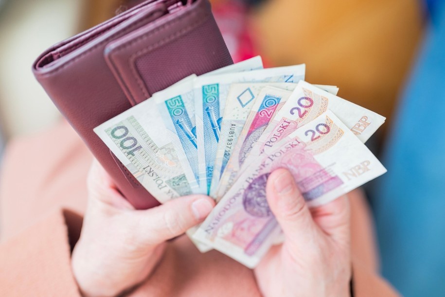 1 czerwca ZUS zmienia limity dla emerytów /Shutterstock